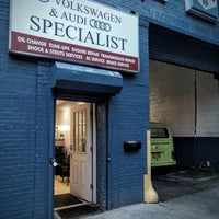Foto tirada no(a) Active Auto Repair NYC por Jon B. em 2/6/2016