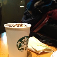 Photo taken at Starbucks Coffee 鎌倉店 by Yoshihiko S. on 1/1/2014