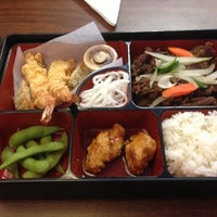 8/8/2013 tarihinde Robert L.ziyaretçi tarafından Dosirak Korean Lunch Box'de çekilen fotoğraf
