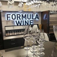 Foto diambil di Formula Wine oleh Formula Wine pada 10/16/2019