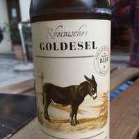 Das Foto wurde bei goldesel - Stullen, Bier und Rock&amp;#39;n&amp;#39;Roll von Jana B. am 6/24/2017 aufgenommen