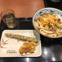 Photo taken at 丸亀製麺 長久手店 by 狐太郎 on 10/31/2020