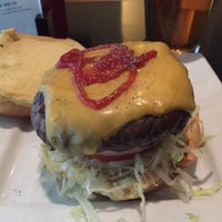 Foto tirada no(a) Burger Bistro por A L E X em 1/28/2015