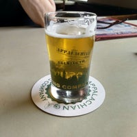 5/5/2018 tarihinde Kevin C.ziyaretçi tarafından Appalachian Brewing Company'de çekilen fotoğraf