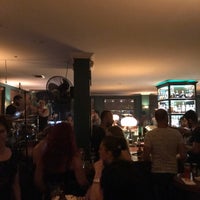 Foto diambil di N&#39;fes Lounge &amp; Pub oleh Sedat B. pada 10/26/2019