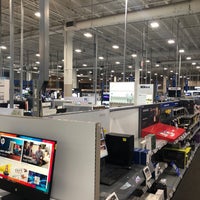 Photo taken at Best Buy by Aminreza M. on 3/5/2021