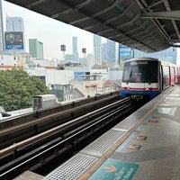 Photo taken at BTS Saphan Taksin (S6) by Luca S. on 1/30/2024