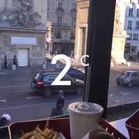 Photo prise au Burger and Fries par Just Mona le1/6/2017