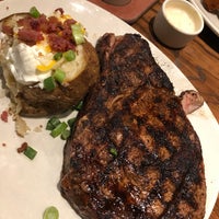 Photo taken at Outback Steakhouse by Niccolo M. on 4/6/2019