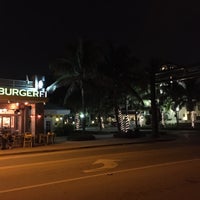 3/22/2015 tarihinde Pasha N.ziyaretçi tarafından BurgerFi'de çekilen fotoğraf