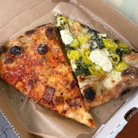 Foto tirada no(a) Post Alley Pizza por Marc V. em 9/29/2022
