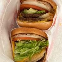 Photo taken at In-N-Out Burger by Marc V. on 11/5/2023