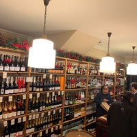 Foto tirada no(a) Castro Village Wine Co. por Ray E. em 12/14/2019
