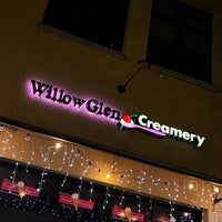 รูปภาพถ่ายที่ Willow Glen Creamery โดย Ray E. เมื่อ 11/11/2021