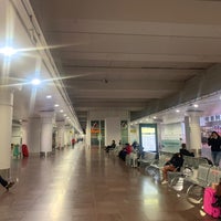 Photo taken at Stazione Bologna Centrale AV by Kirwin L. on 3/17/2022