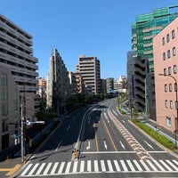 Photo taken at 渋目陸橋 by Yas I. on 3/21/2019