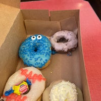8/4/2021 tarihinde Sara K.ziyaretçi tarafından Varsity Donuts'de çekilen fotoğraf