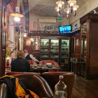 Foto diambil di Gastro pub Duvel&amp;#39;s oleh kristaps pada 10/8/2022