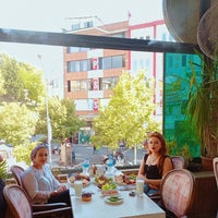 Foto diambil di Hanımeli Restaurant &amp;amp; Cafe oleh Fatoş pada 8/10/2022