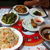 10/8/2015 tarihinde Henry&amp;#39;s Hunan Restaurantziyaretçi tarafından Henry&amp;#39;s Hunan Restaurant'de çekilen fotoğraf