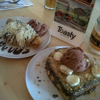 Photo taken at Toasty Eatery by yavina n. on 6/6/2013