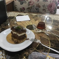 Photo taken at Akınlar Pastanesi by Gülhatun B. on 4/20/2018