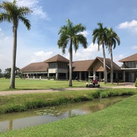 Photo taken at Unico Grande Golf by Chamin A. on 10/14/2018