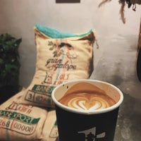 Foto diambil di First Port Coffee oleh ebrahim m. pada 3/15/2021
