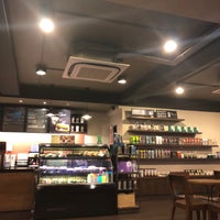 Foto tirada no(a) Starbucks por Faiz em 9/22/2018