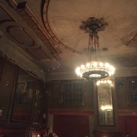 รูปภาพถ่ายที่ Spiegelsaal in Clärchens Ballhaus โดย Heike เมื่อ 7/28/2017