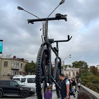 Photo taken at Gigantic Bicycle | გიგანტური ველოსიპედი by Nik Syazwani on 10/7/2022