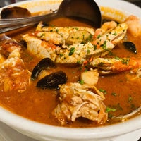 Foto diambil di Sotto Mare Oysteria &amp;amp; Seafood Restaurant oleh クリッパ pada 11/30/2023
