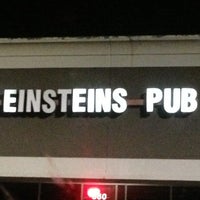 Foto diambil di Einsteins Pub oleh Joseph P. pada 5/15/2013