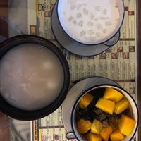 Photo taken at Ah Chew Desserts 阿秋甜品 by abbie lim on 7/29/2023