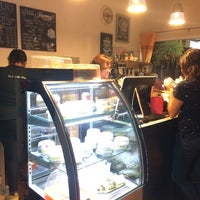 6/13/2016 tarihinde Itzel A.ziyaretçi tarafından Rico Aroma Tea &amp;amp; Coffee Shop'de çekilen fotoğraf