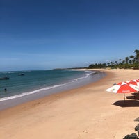 Photo taken at Praia de Guarajuba by Aninha C. on 10/30/2023