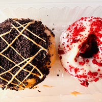 Foto tirada no(a) SK Donuts &amp;amp; Croissants por 嘉雯 em 3/6/2022
