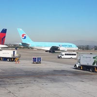 Photo taken at Gate 37B by Drew on 11/30/2017