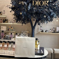 Photo taken at Dior Parfums by Fahda . on 12/9/2021