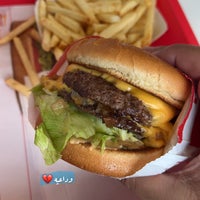 Photo taken at In-N-Out Burger by iTameem on 8/20/2023