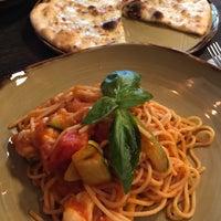 4/26/2017 tarihinde Benjamin S.ziyaretçi tarafından Albertini Restaurant'de çekilen fotoğraf