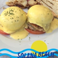 Photo taken at Beach Grass Cafe by ⚜️RockdeLis.com⚜️ ~. on 7/26/2016