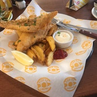 Photo taken at Pier-62 Fish&amp;amp;Chips by s1137 on 9/2/2019