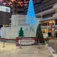 Photo taken at Complexe Desjardins by ن on 12/25/2022