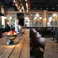 Das Foto wurde bei Café L&amp;#39;étage von Anastasiya U. am 12/25/2017 aufgenommen