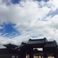 Photo taken at Gyeongbokgung Palace by Kenny T. on 10/3/2016