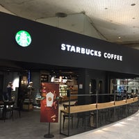 Photo taken at Starbucks by hirobotics on 9/18/2016