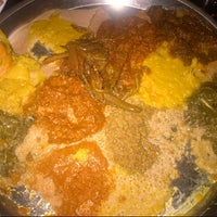 3/19/2014 tarihinde Jillziyaretçi tarafından Meskel Ethiopian Restaurant'de çekilen fotoğraf