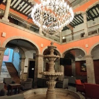 รูปภาพถ่ายที่ Hotel Francés โดย Olmo เมื่อ 5/2/2021