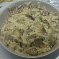 Foto diambil di Pizza Pazza oleh Cláudia S. pada 6/10/2013